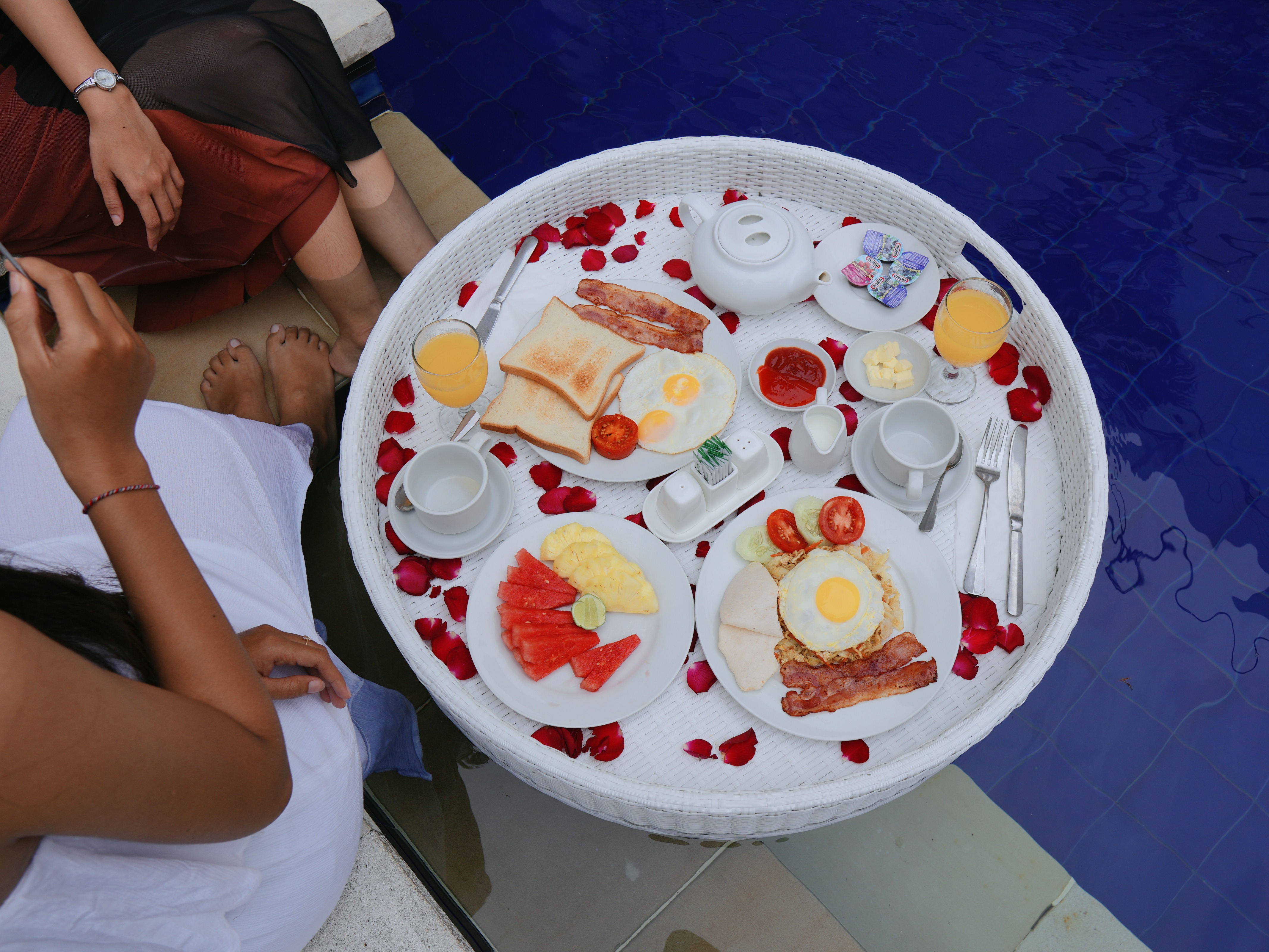 <p style="text-align:center;"><span style="color:#ffd105;">05 - &nbsp;</span><span style="color:#000000;"><strong>Floating Breakfast</strong></span></p>